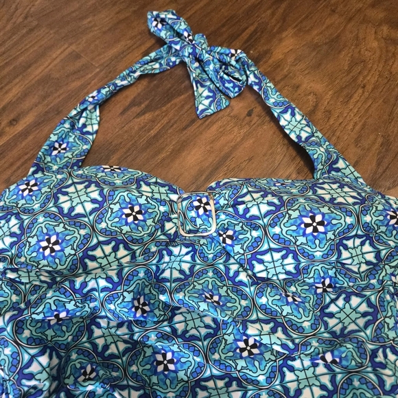 SPANX Love Your ASSETS By Sara Blakey One Piece Swimsuit -size m. - Picture 3 of 13